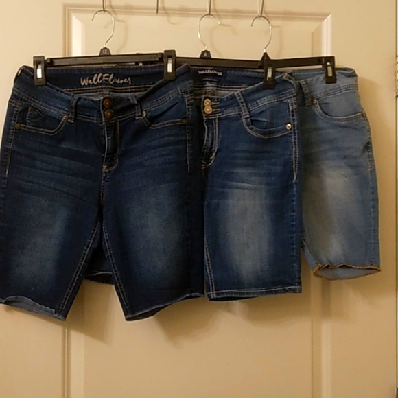 Wallflower shorts 3 pair for 1 price all 3 size 11 junior - Picture 1 of 8